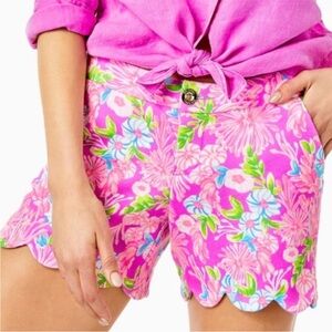 Lilly Pulitzer Buttercup Floral Knit Scallop Hem Shorts Gold Button Size 16